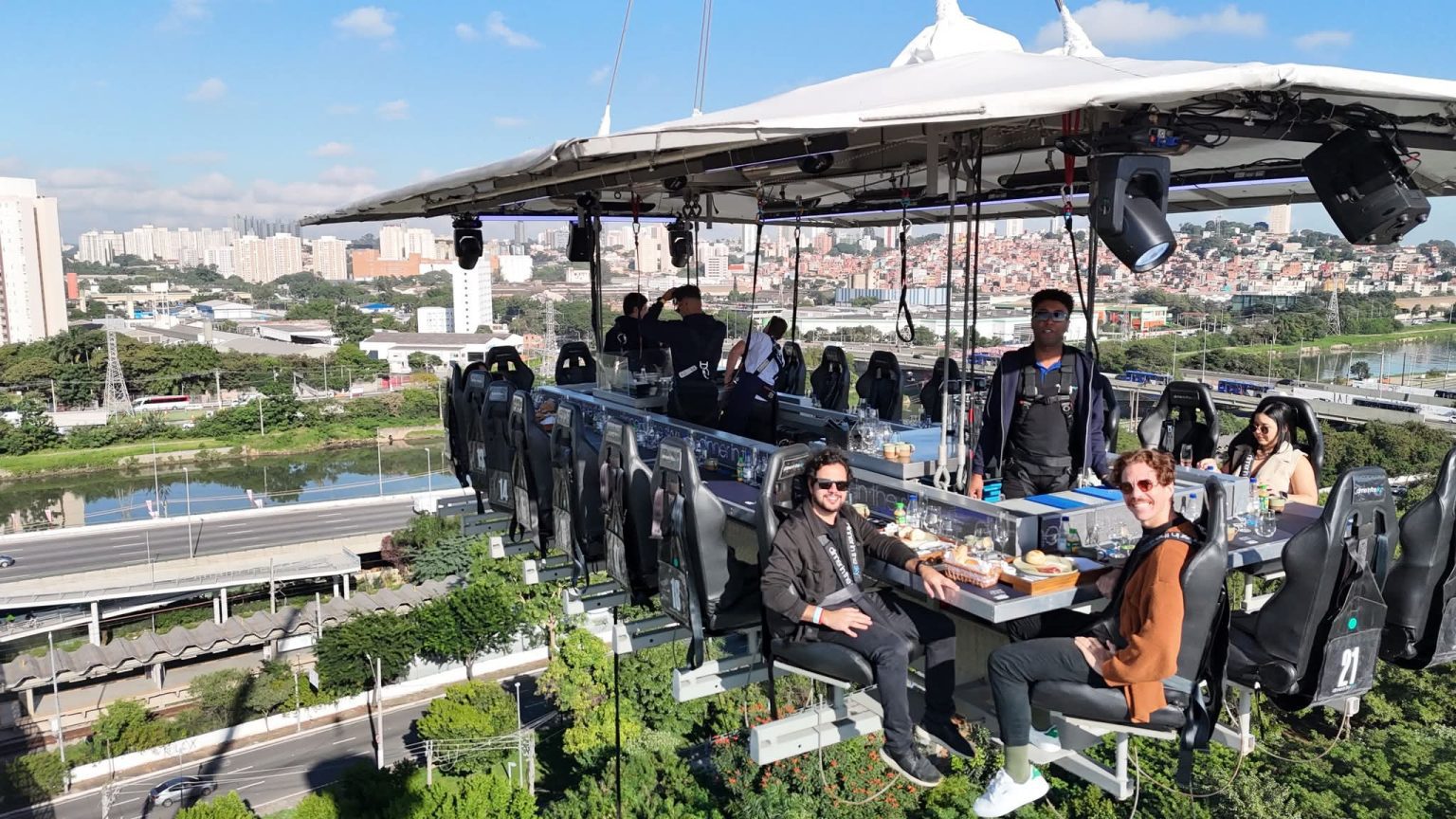 DINNER IN THE SKY TRANSFORMA O PARQUE VILLA-LOBOS EM PALCO DE ...